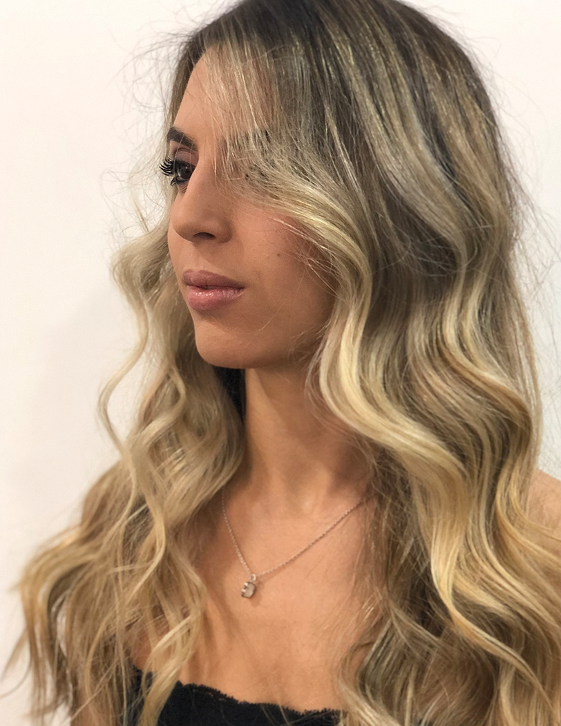 Colore capelli 2021 primavera: le sfumature del balayage biondo